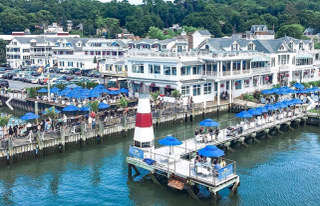 Black Pearl Port Jefferson wedding venue